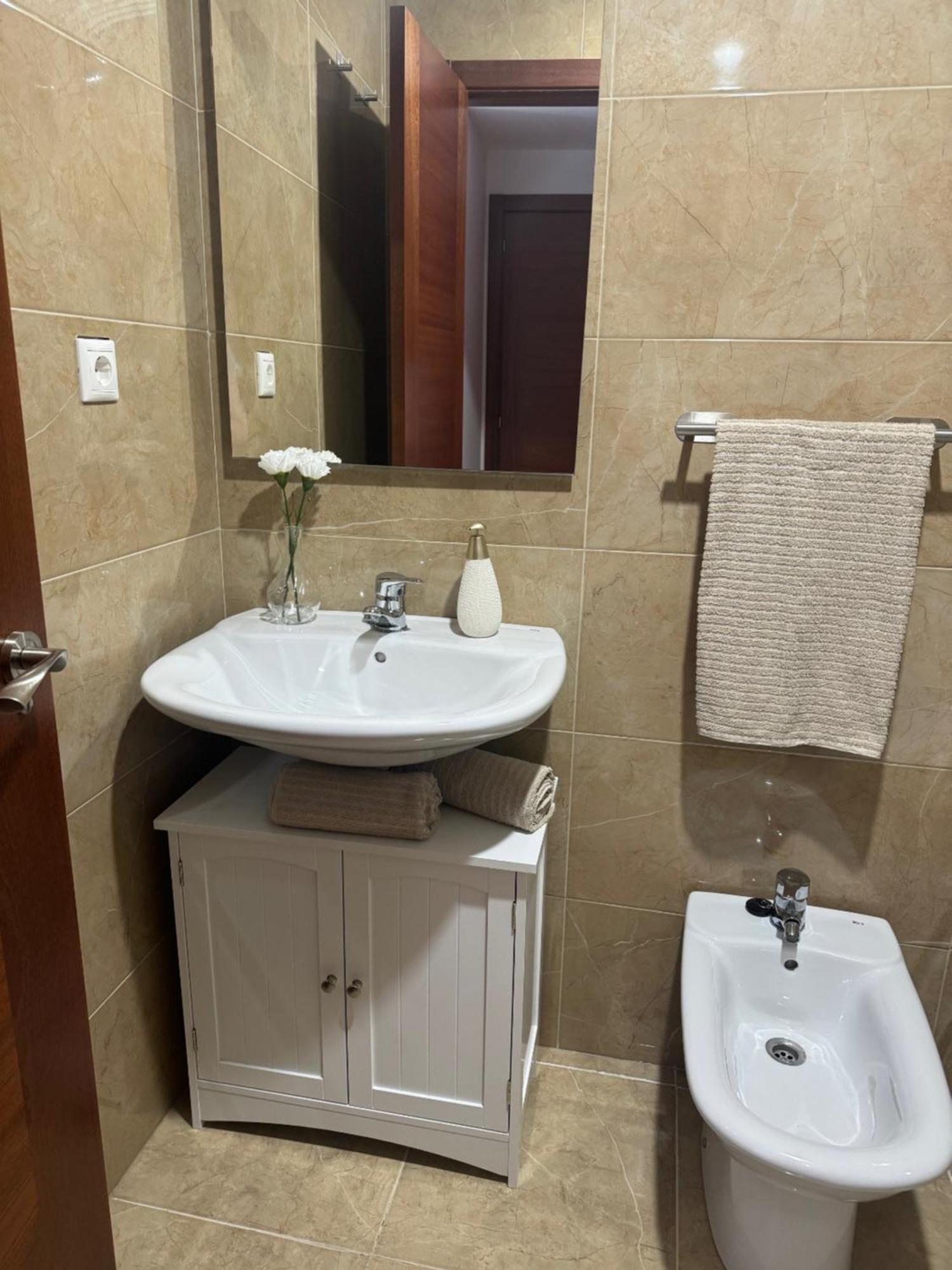 Apartamento En Gijon Con Garaje Y Wifi Luaran gambar
