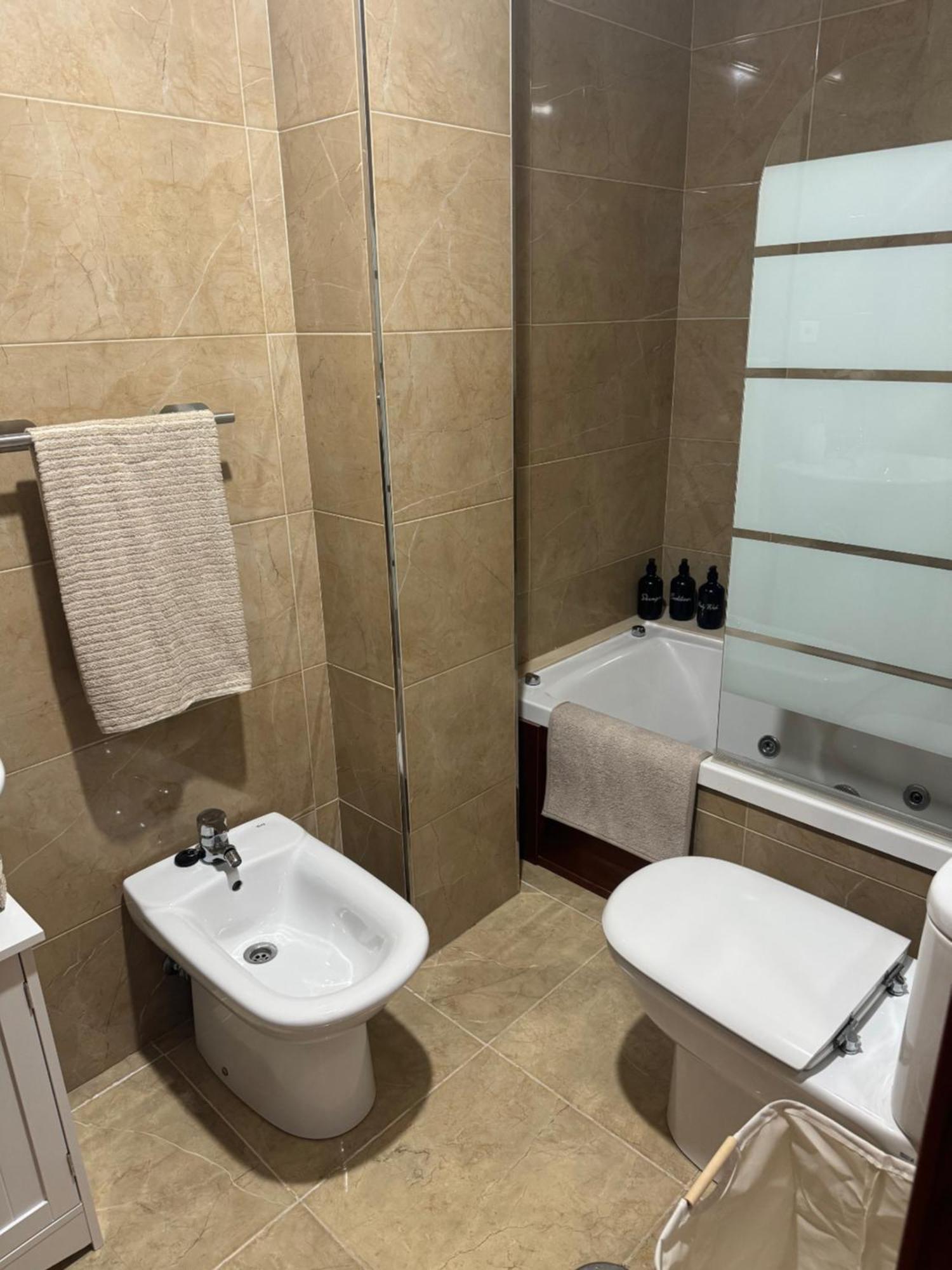 Apartamento En Gijon Con Garaje Y Wifi Luaran gambar